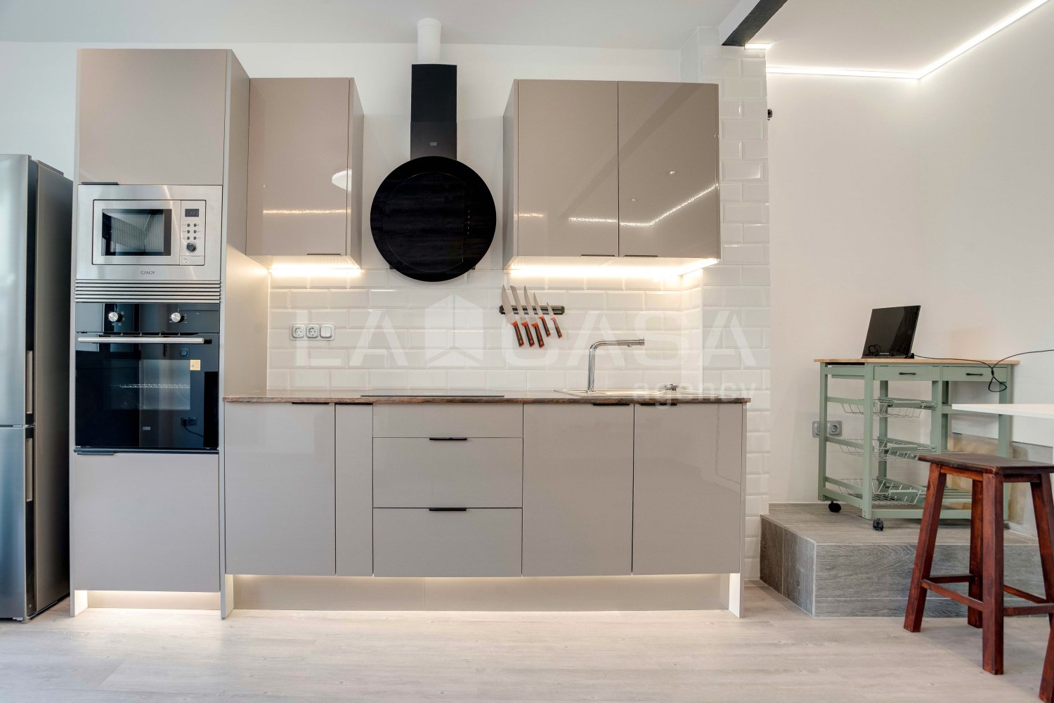 40m² Commercial property in L'Hospitalet de Llobregat, Spain No. 269283