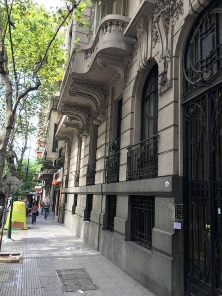 5 bedrooms Apartment in Buenos Aires, Argentina No. 101142