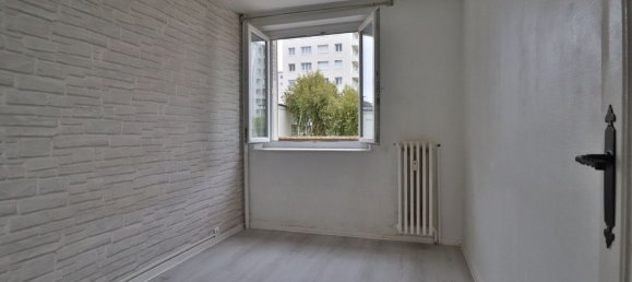 2 bedrooms Apartment in Troyes, France No. 40543 5