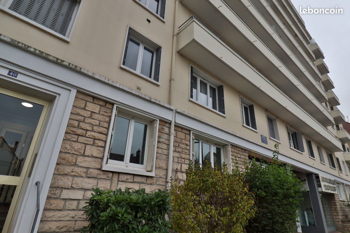 2 bedrooms Apartment in Troyes, France No. 40543