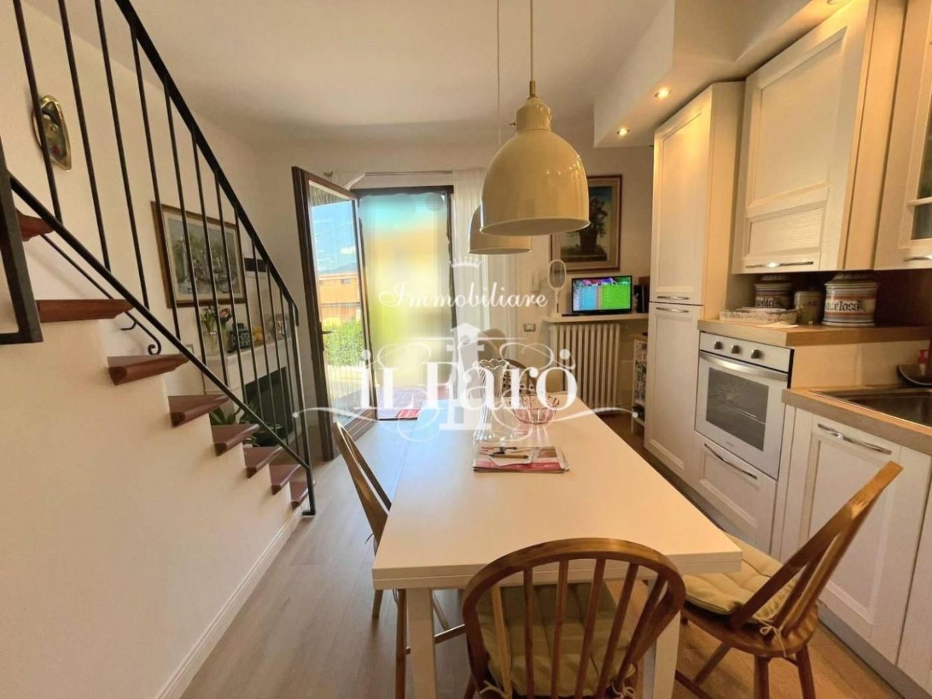 Apartamento de 2 dormitorios en Signa, Italy No. 326080