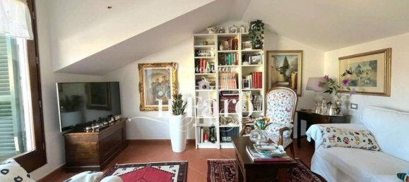 Apartamento de 2 dormitorios en Signa, Italy No. 326080 10