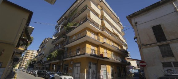 3 bedrooms Apartment in Battipaglia, Italy No. 323305 2