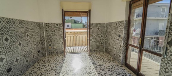 3 bedrooms Apartment in Battipaglia, Italy No. 323305 8
