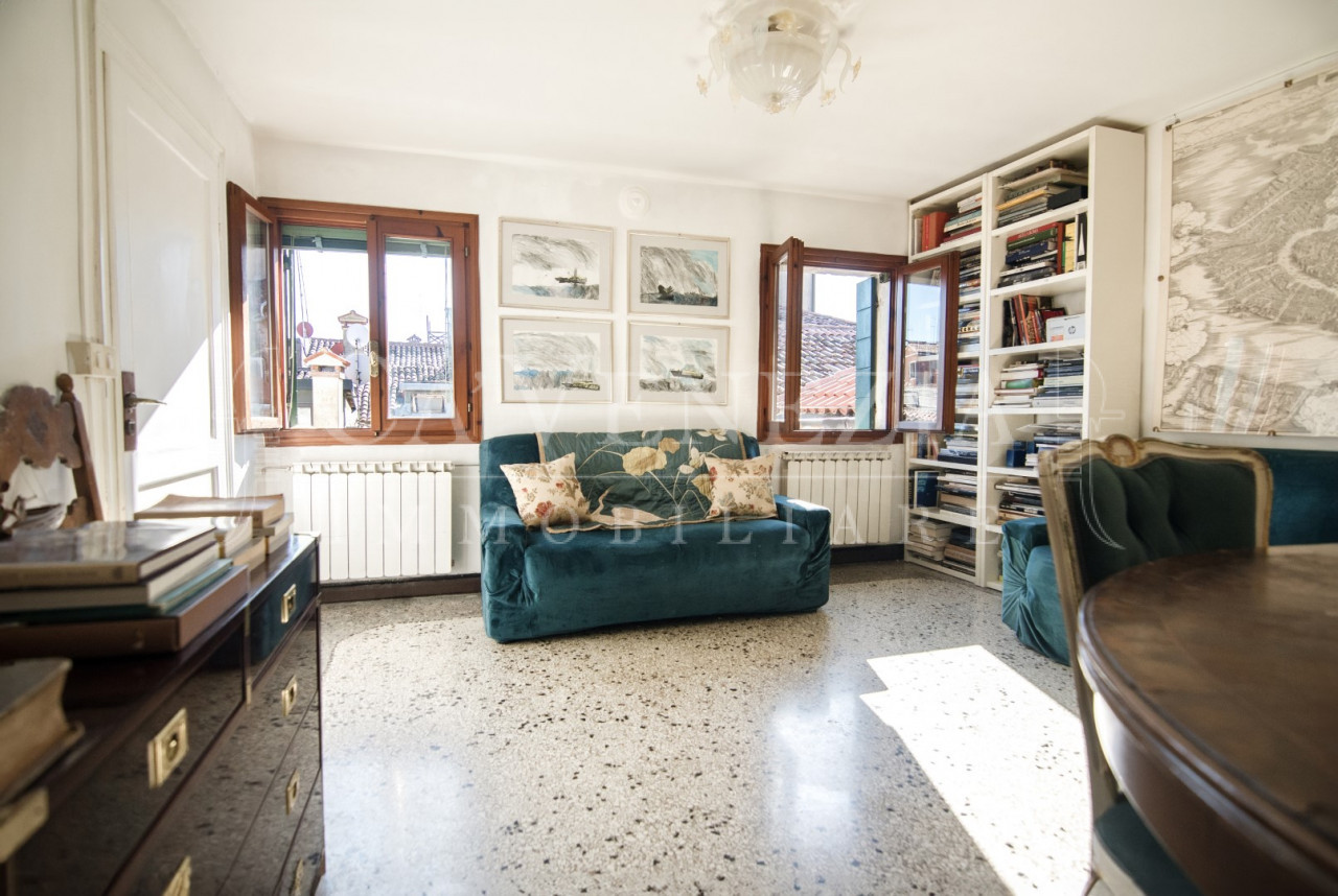 3 bedrooms Castles in Venice, Italy No. 220744