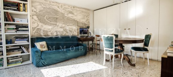 3 bedrooms Castles in Venice, Italy No. 220744 2