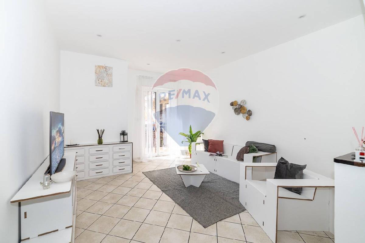 Apartamento T2 em Aci Catena, Italy N.º 168405