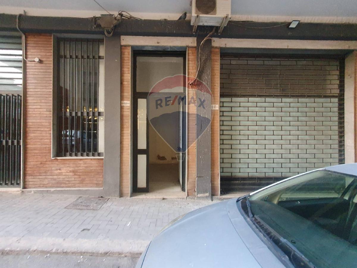 1 bedroom Commercial property in Caltagirone, Italy No. 319030