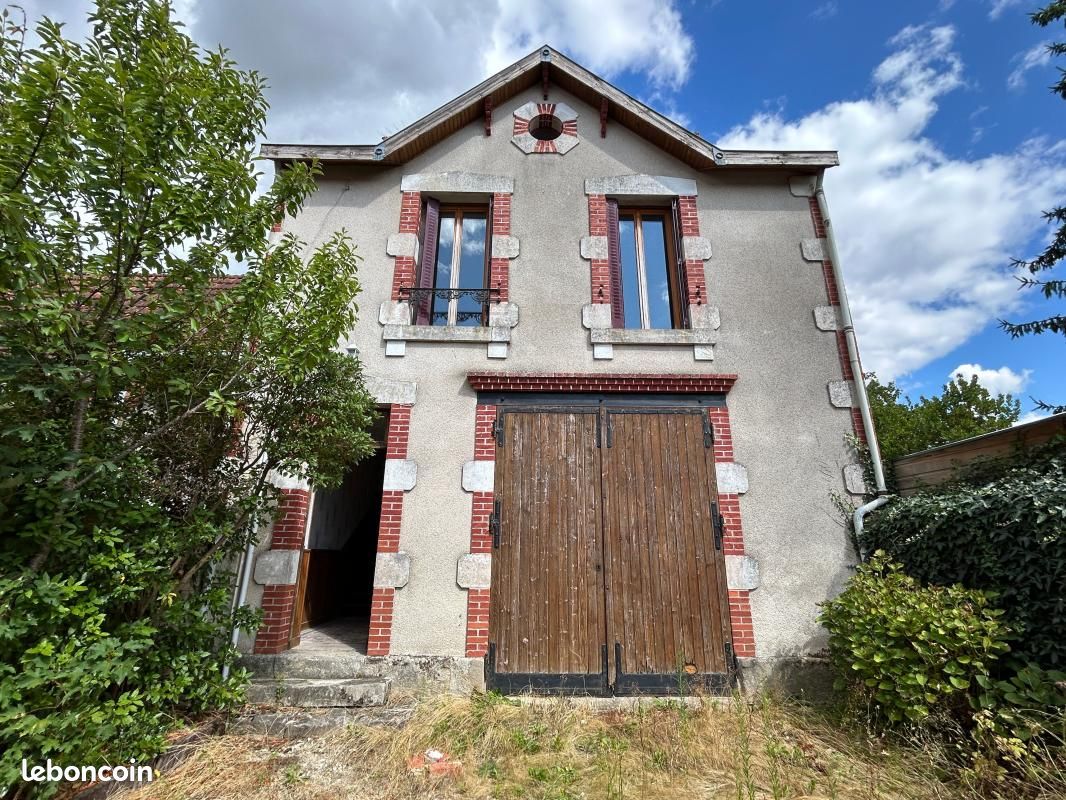 Casa de 1 dormitorio en Le Chatelet, France No. 283284