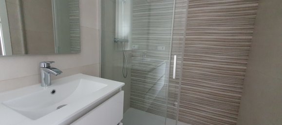 Apartamento de 2 dormitorios en Benidorm, Spain No. 11214 47