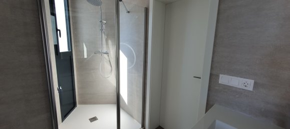 Apartamento de 2 dormitorios en Benidorm, Spain No. 11214 44