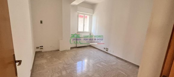 6 rooms Apartment in Comiso, Italy No. 114181 2