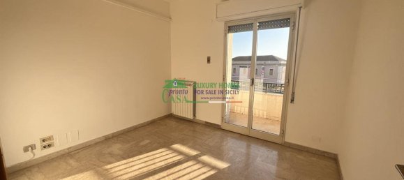 6 rooms Apartment in Comiso, Italy No. 114181 3