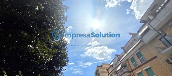 36m² Commercial property in Naples, Italy No. 349530 5