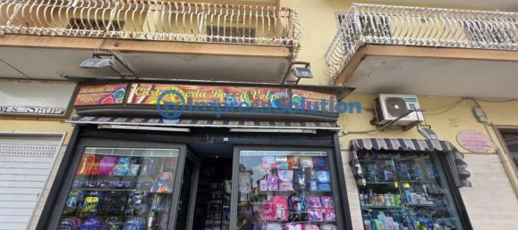 36m² Commercial property in Naples, Italy No. 349530 8