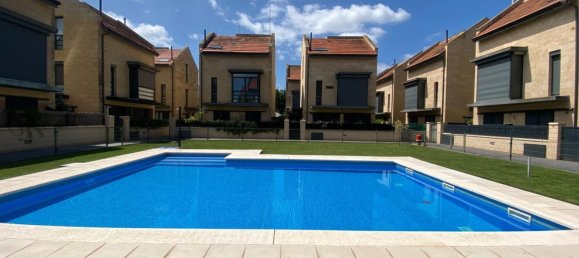 Casa de 3 dormitorios en La Rioja, Spain No. 161217 3