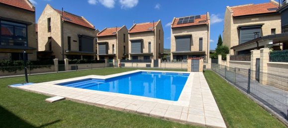 Casa de 3 dormitorios en La Rioja, Spain No. 161217 2