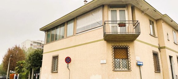 3 rooms Apartment in Grugliasco, Italy No. 53094 6