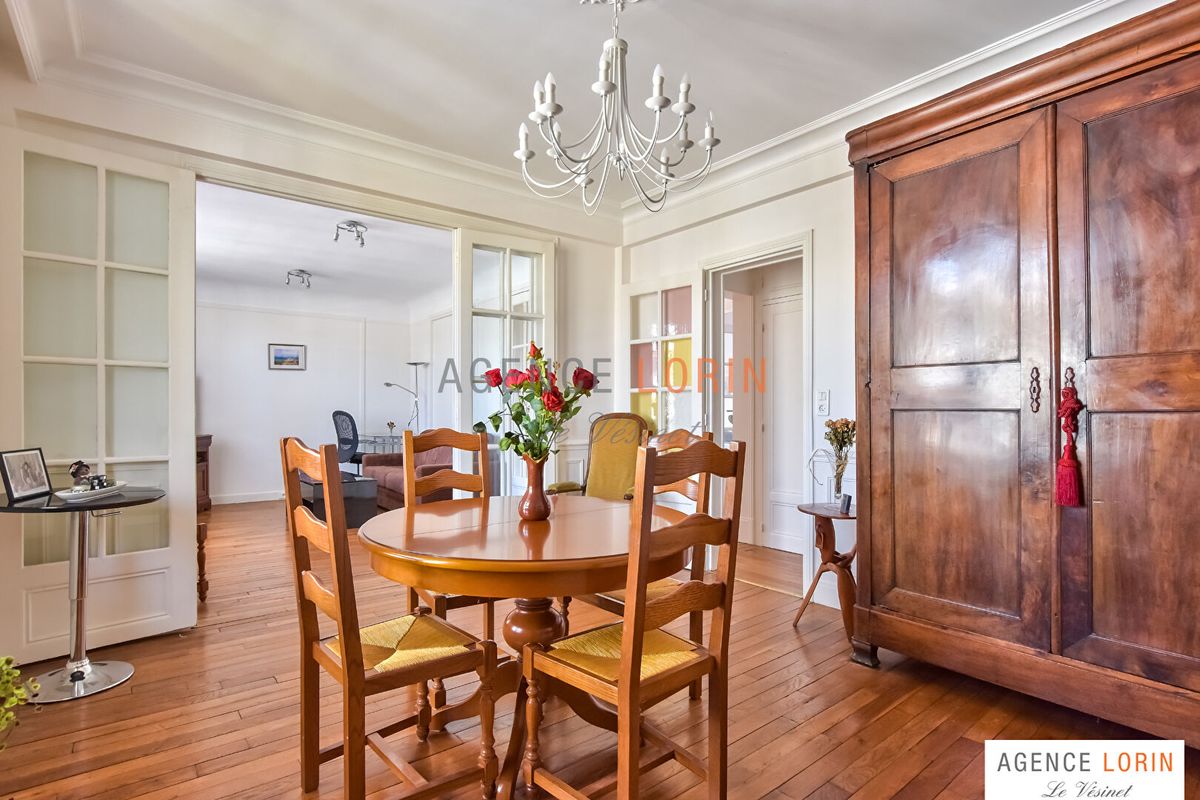 2 bedrooms Apartment in Le Vesinet, France No. 128343