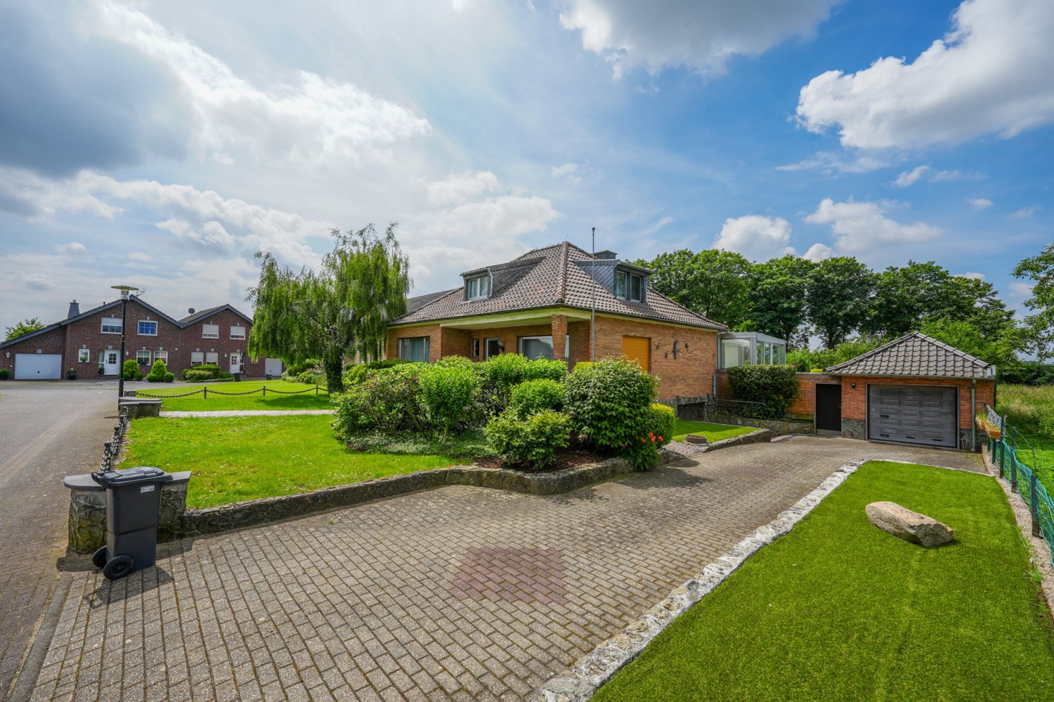 3 bedrooms Bungalow in Heinsberg, Germany No. 51457