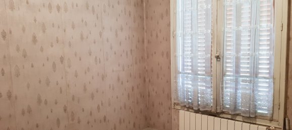 2 bedrooms House in Goussainville, France No. 183997 4