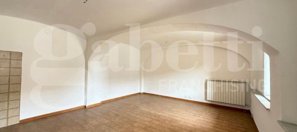 8 Schlafzimmer Haus in Collegno, Italy, Nr. 355622 20