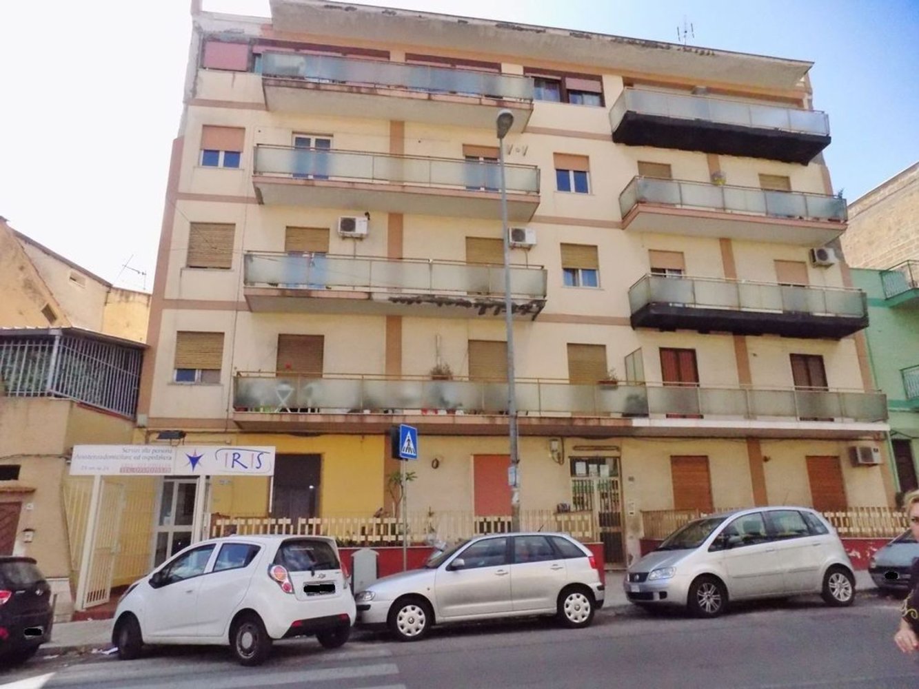 4 rooms Apartment in Palermo, Italy No. 82366