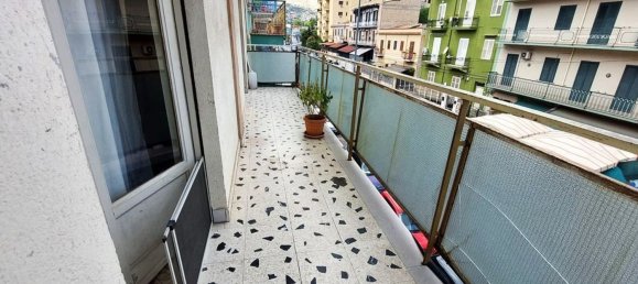 4 rooms Apartment in Palermo, Italy No. 82366 2
