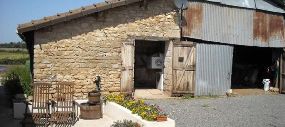 4 bedrooms House in Charente, France No. 16945 4