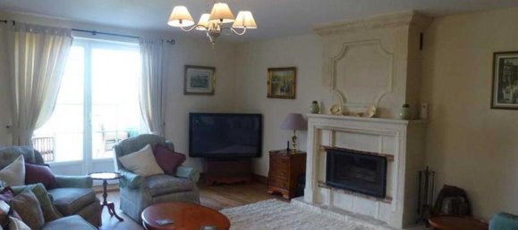 4 bedrooms House in Charente, France No. 16945 6