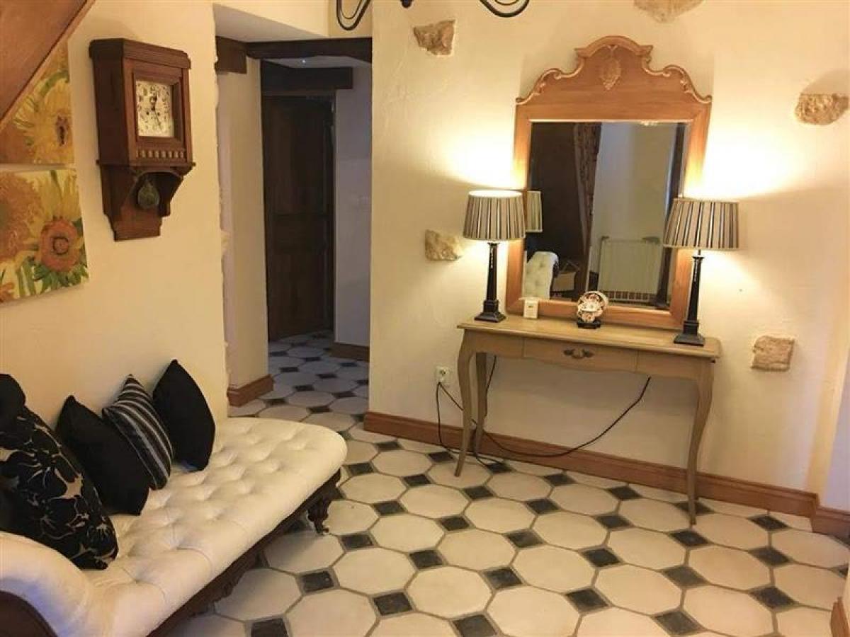 4 bedrooms House in Charente, France No. 16945