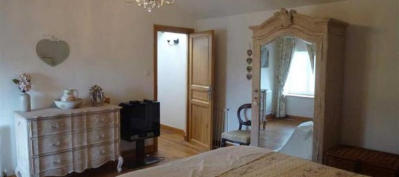 4 bedrooms House in Charente, France No. 16945 8