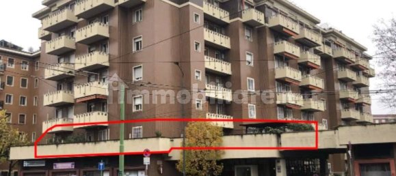 3 bedrooms Apartment in Milan, Italy No. 331576 2