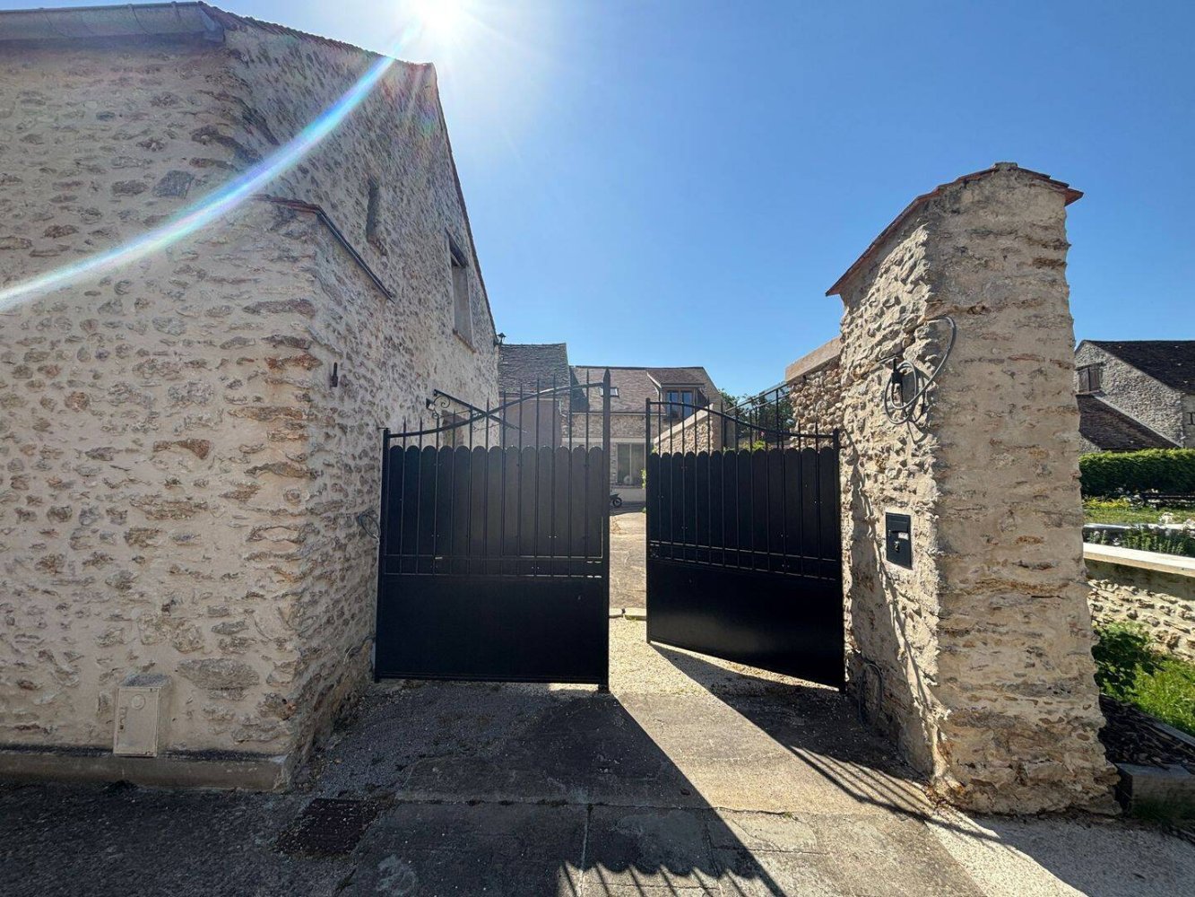 3 bedrooms House in Yvelines, France No. 331763