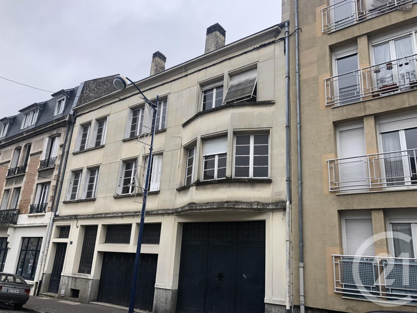 350m² Building in Soissons, France No. 89676