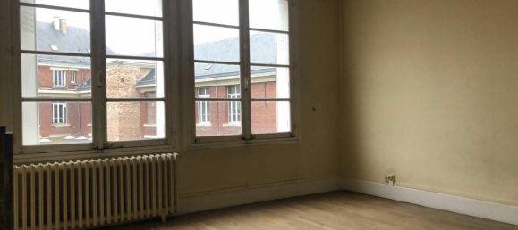 350m² Building in Soissons, France No. 89676 11