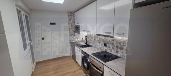 Квартира с 3 спальнями в Логроньо, Испания № 161256 10