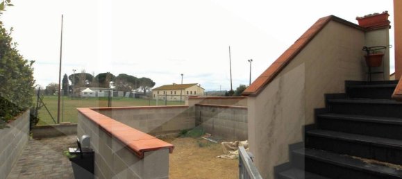 Dúplex de 3 habitaciónes en Pontedera, Italy No. 21799 10