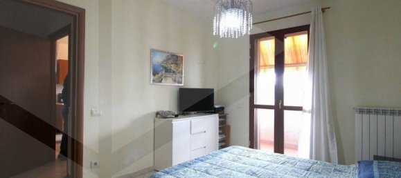 Dúplex de 3 habitaciónes en Pontedera, Italy No. 21799 2