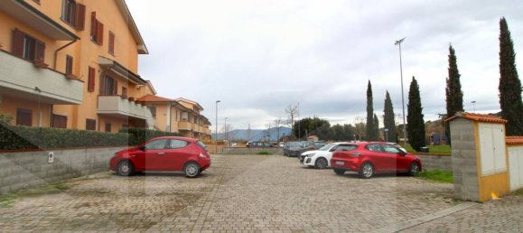 Dúplex de 3 habitaciónes en Pontedera, Italy No. 21799 17