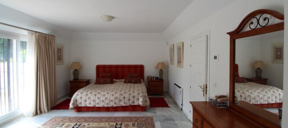 5 غرف نوم فيلا في Cadiz, Spain رقم 29192 31