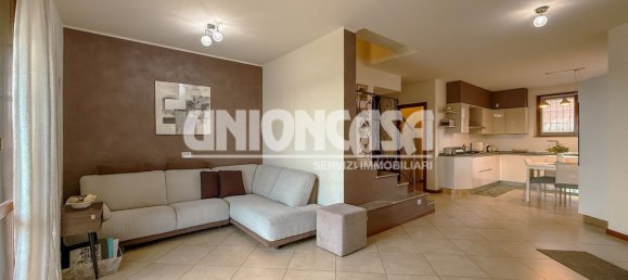 4 rooms House in Fenegrò, Italy No. 264897 9