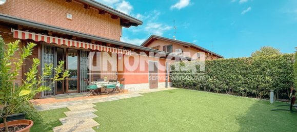 4 rooms House in Fenegrò, Italy No. 264897 5