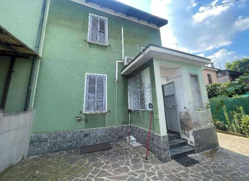 2 bedrooms Villa in Corsico, Italy No. 381136