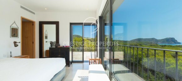 6 bedrooms Villa in Ibiza, Spain No. 266388 3