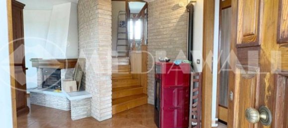 Villa de 3 dormitorios en Portogruaro, Italy No. 288690 4