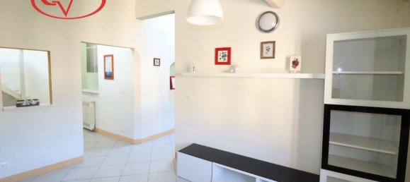 3-salle Appartement à Montevarchi, Italy No. 234964 4