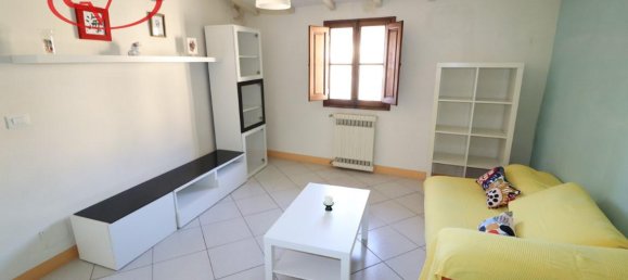 3-salle Appartement à Montevarchi, Italy No. 234964 3