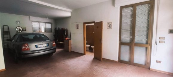 2غرفة عقار تجاري في Foiano della Chiana, Italy رقم 223805 2