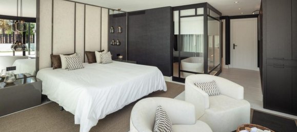 5 bedrooms Villa in Marbella, Spain No. 71489 11